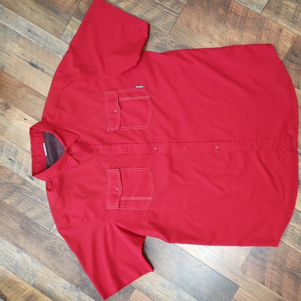 Columbia Bright Red Short Sleeve Button-front Fishing Shirt